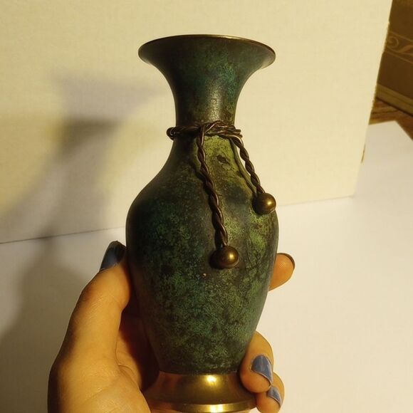 Small Vintage Brass Vase - Picture 5 of 7